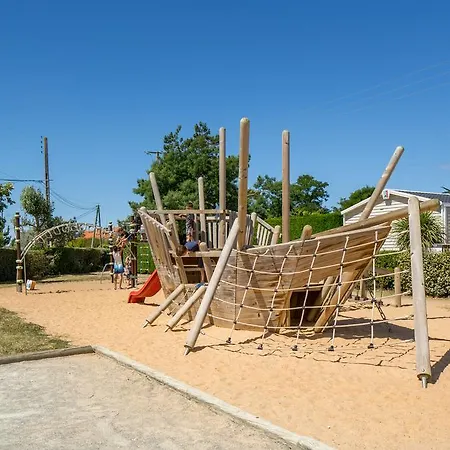 Camping Les Grosses Pierres Campsite