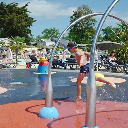 Campsite Camping Les Grosses Pierres